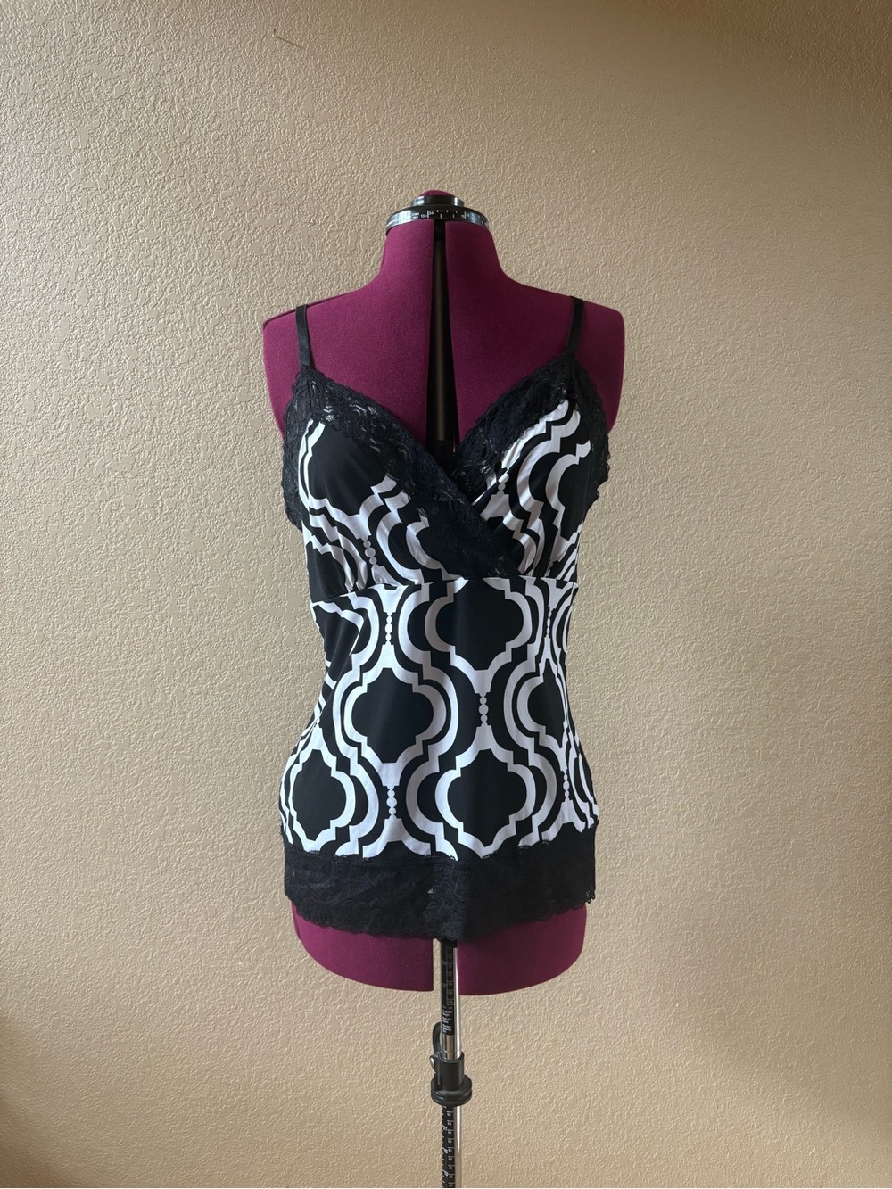 White House Black Market Black & White Geometric Lace Camisole